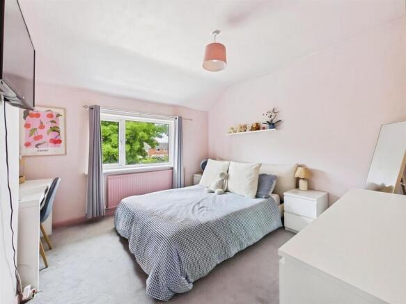 3 bed Terraced for sale Image 9