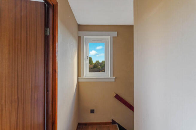 16a Cantlie Place, Rosyth, Dunfermline, KY11 2HN photo 4