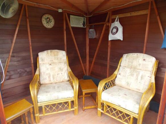 SUMMERHOUSE