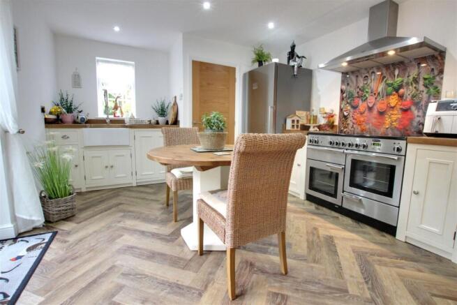 3 bed Detached for sale Image 4
