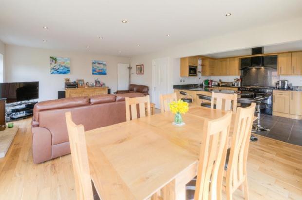 Kitchen Family Room