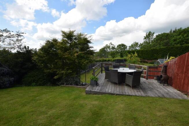 Extensive Enclosed Rear Garden