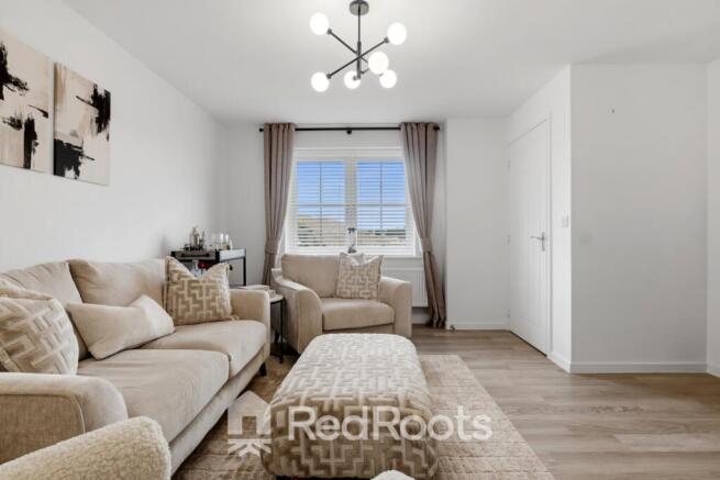 4 bed Link Detached House for sale Image 12