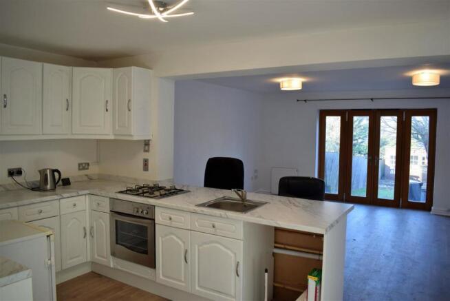 Kitchen 1.jpg