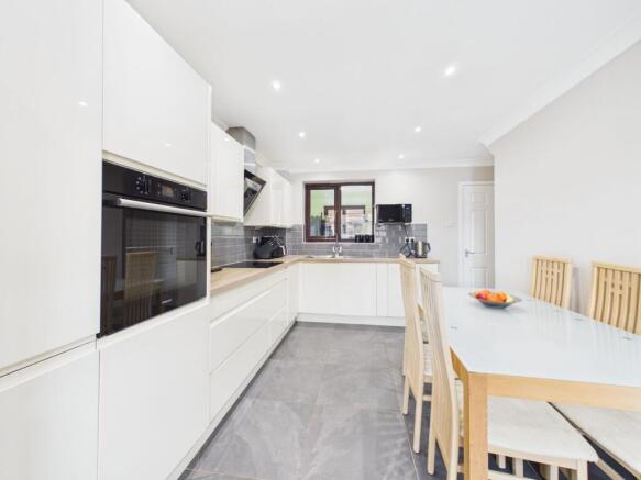 3 bed Detached for sale Image 7
