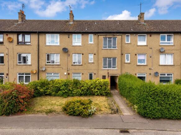 94A Kemnay Gardens Dundee-1.jpg