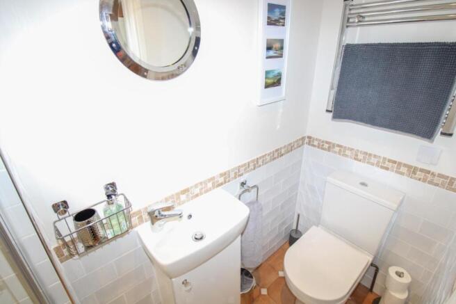 BEDROOM ONE EN SUITE.jpg