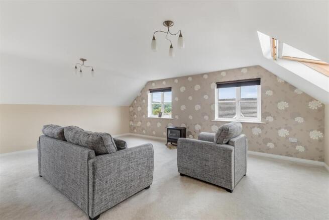 2 bed Apartment for sale Image 6