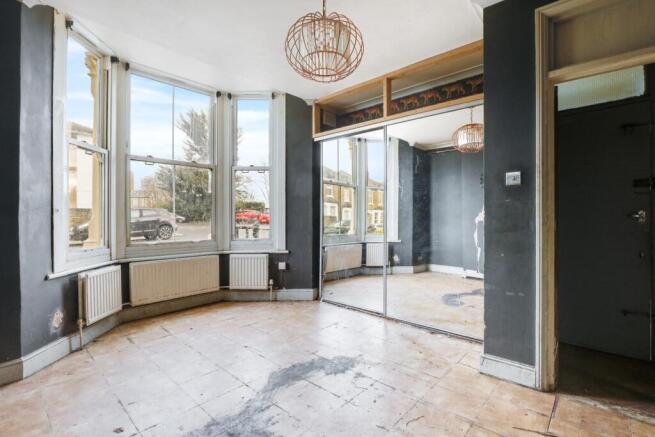 06-8512JHPropWpen - 70 Fairlawn Road - 4.jpg