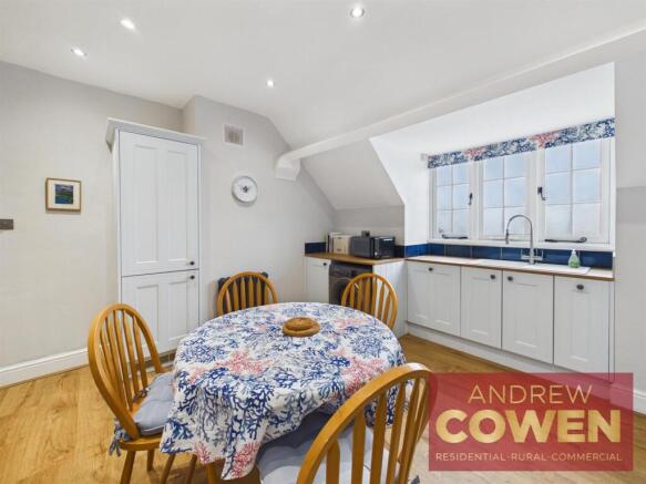 2 bed Flat for sale Image 9