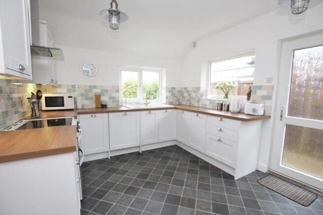 Kitchen photo 1