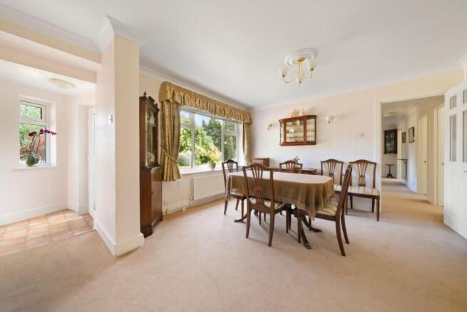 Broom Hall, Oxshott, KT22 photo 4