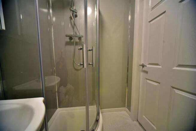 1 bed Apartment to rent Image 6