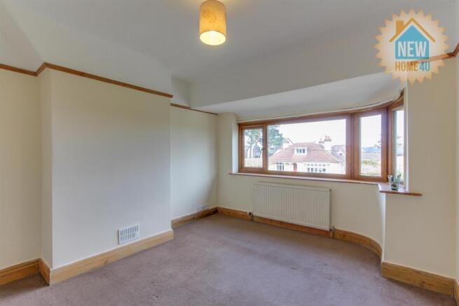 MASTER BEDROOM: