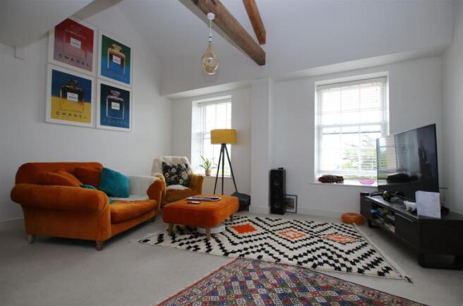 Lounge Area.JPG