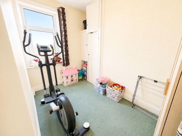 4 bed Terraced for sale Image 10