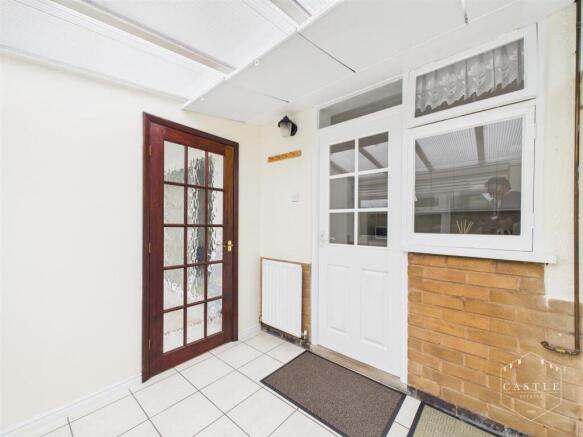 REAR PORCH/UTILITY