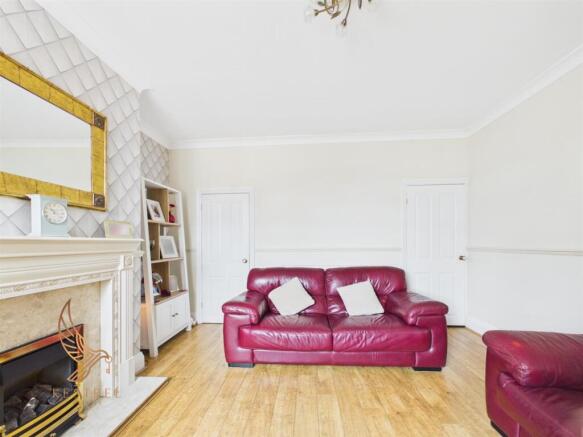 3 bed Terraced for sale Image 9
