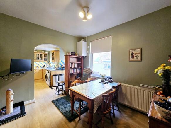 4 bed Terraced for sale Image 6