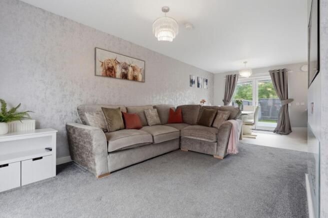Lounge/ Dining Room