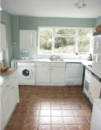 fitted kitchen