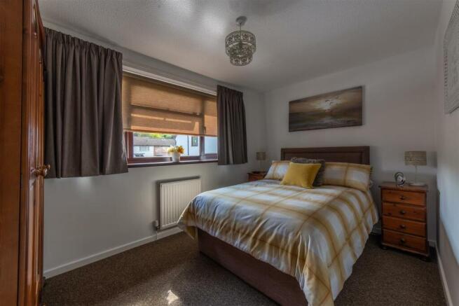 76 Gifford Close-3.jpg