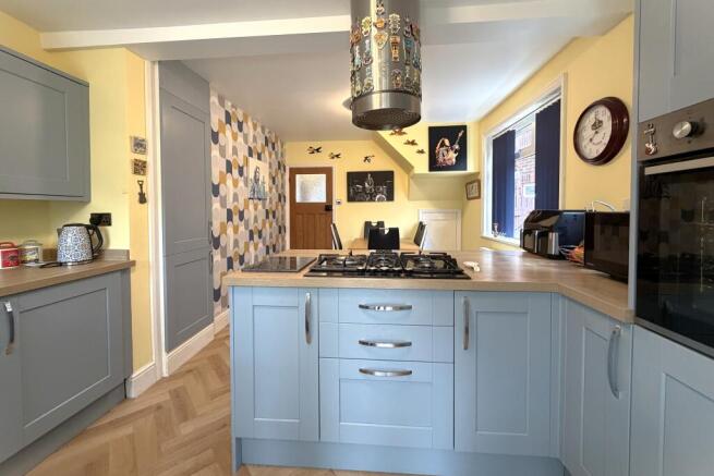 3 bed Semi-Detached for sale Image 5