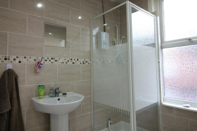 3 bed House to rent Image 11