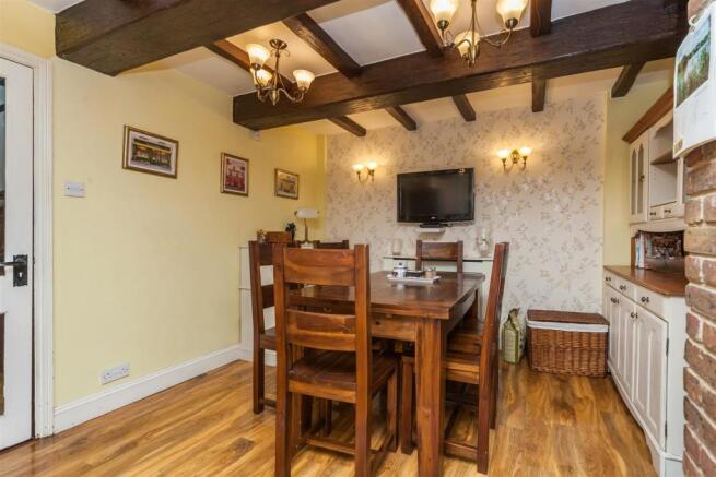 Castle Farm Cottages 1-11.JPG