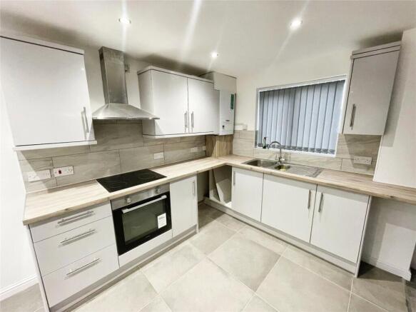 1 bed Detached to rent Image 4