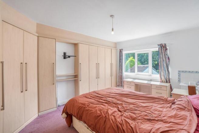 4 bed Semi-Detached for sale Image 8