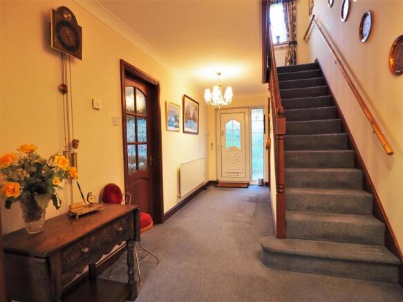 Inviting Entrance Hallway 470