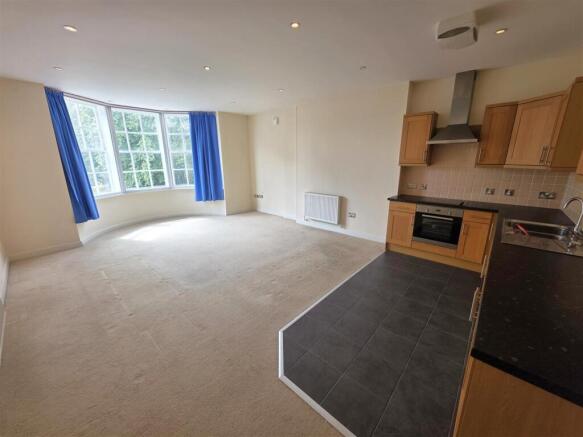 LOUNGE KITCHEN