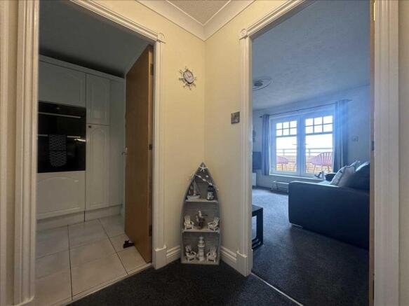 2 bed Flat for sale Image 5