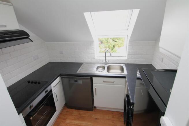 2 bed Apartment to rent Image 7