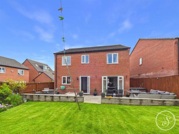 4 bed Detached for sale Image 4