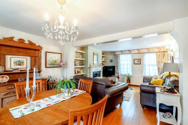 8562894-interior09v2.jpg