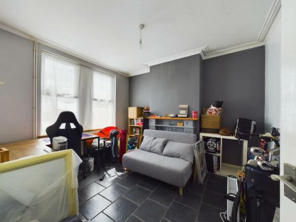 CAM01576G0-PR0129-STILL002.jpg