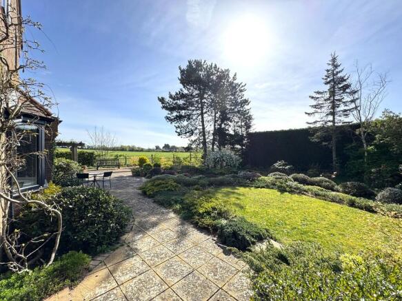 ASHWICKEN - Individual Extended Family Residence with Field Views photo 4