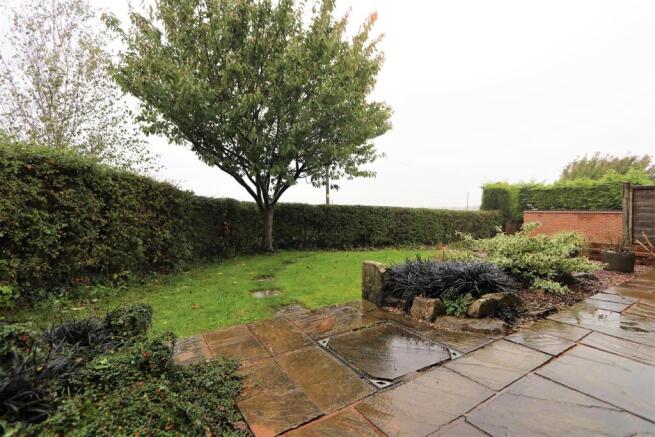 FRONT & REAR GARDENS