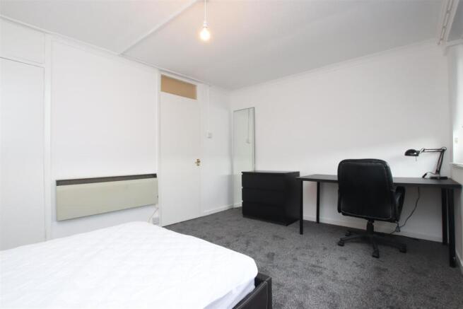 Bedroom 1.JPG