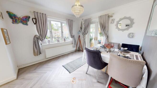 4 bed Detached for sale Image 7