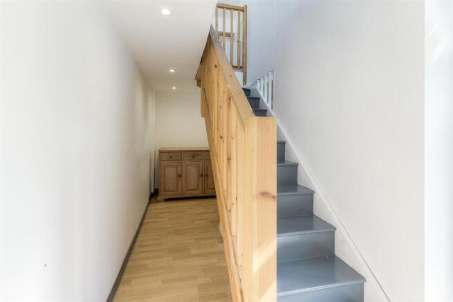 5 Garton Close