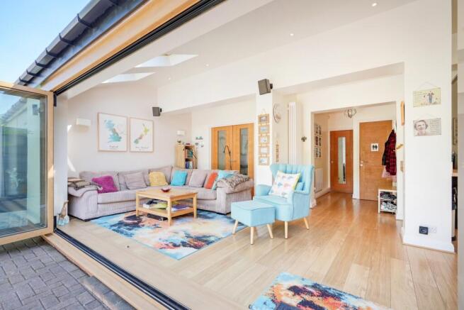 4 bed Detached for sale Image 12