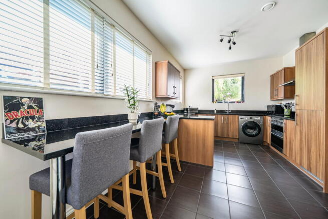 4 bed Detached for sale Image 7