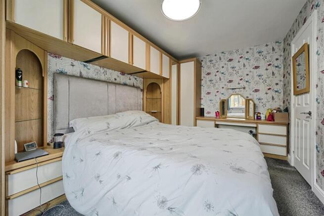 3 bed Semi-Detached for sale Image 6