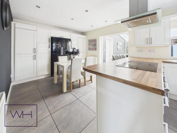 3 bed Semi-Detached for sale Image 4