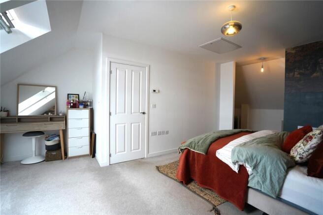 4 bed Semi-Detached for sale Image 7