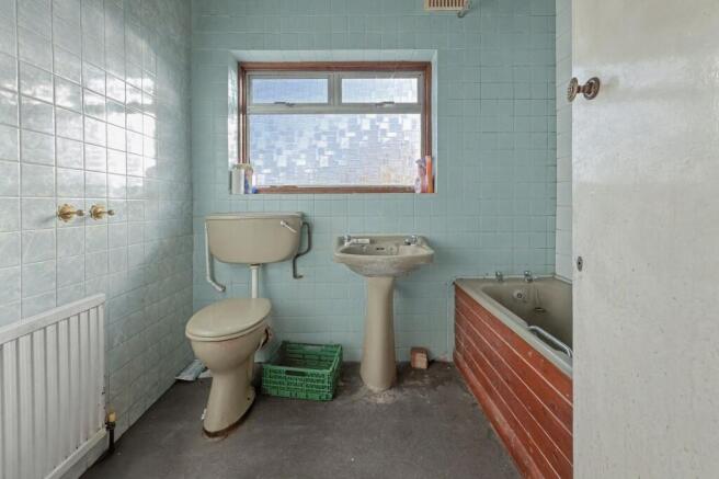 90 Ashurst Drive, Gants Hill, Ilford IG2 6SB