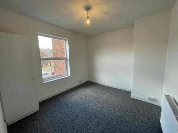 2 bed End of Terrace to rent Image 8